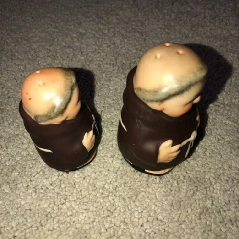 Vintage Goebel‎ Hummel Germany Friar Tuck Monk Salt Pepper Shakers Set ( 2)
